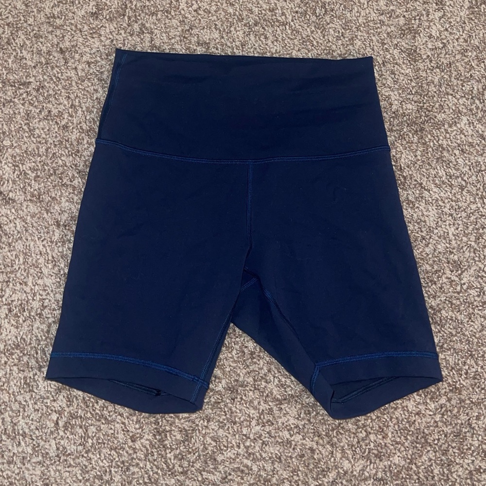 Lululemon Wunder Under Shorts in Navy
